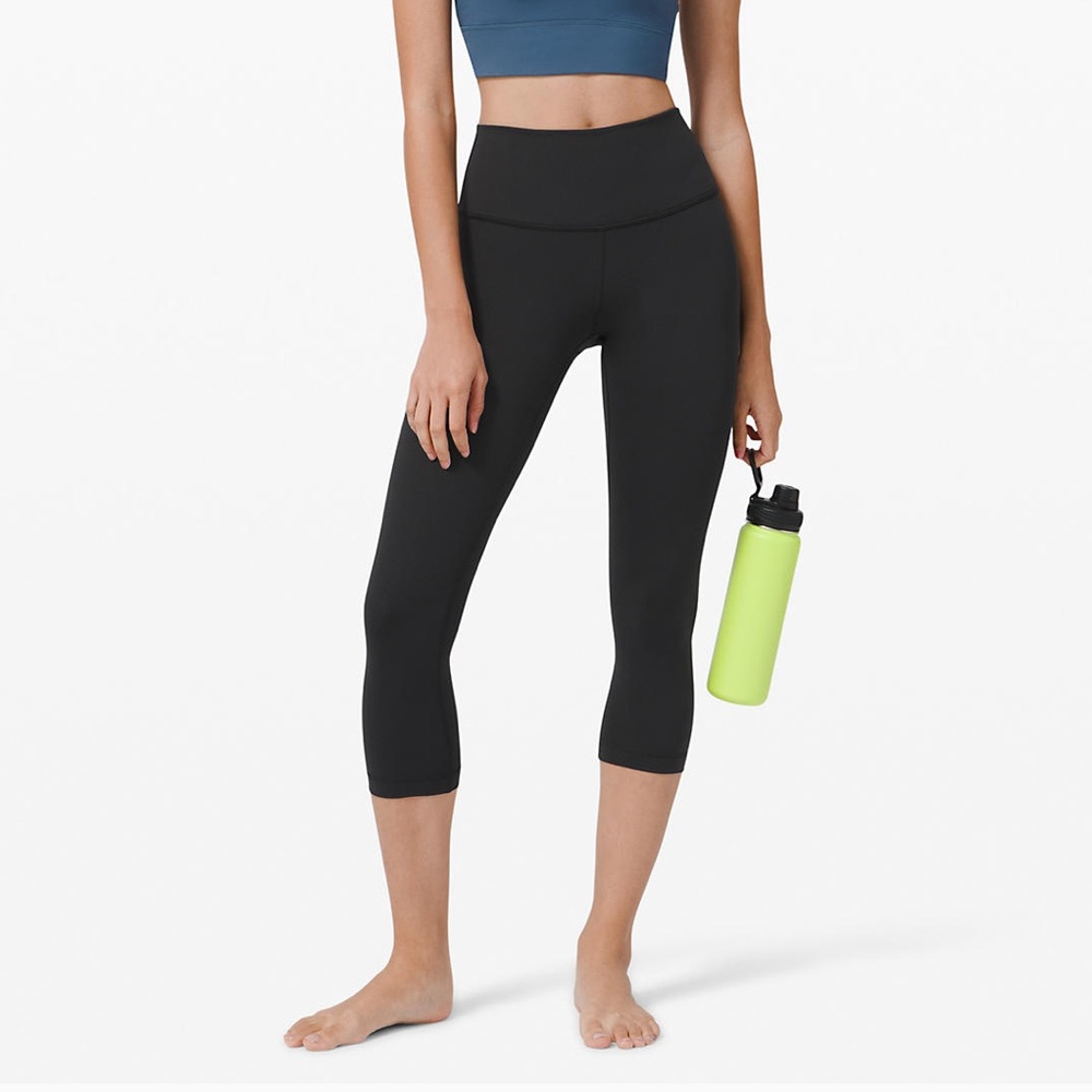 NWT Wunder Under Crop